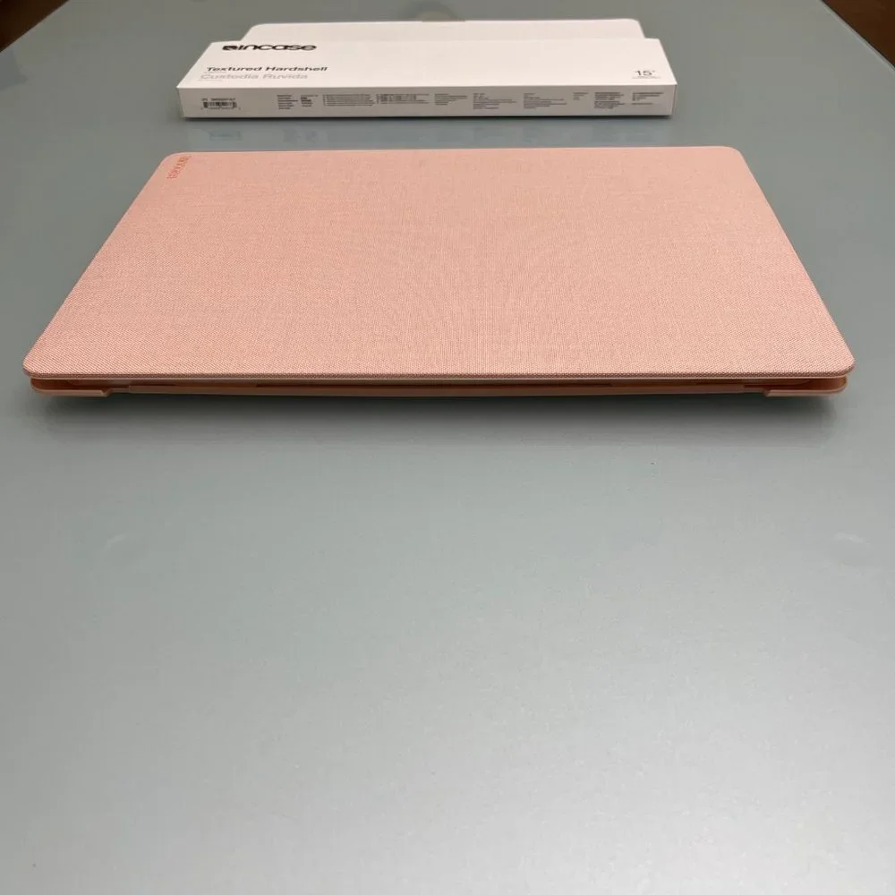 Incase Textured Hardshell For Macbook Pro 15